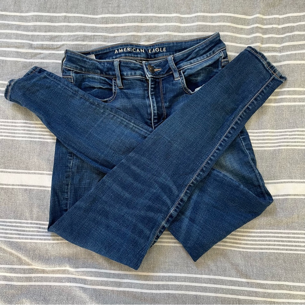 American Eagle blue skinny jeans